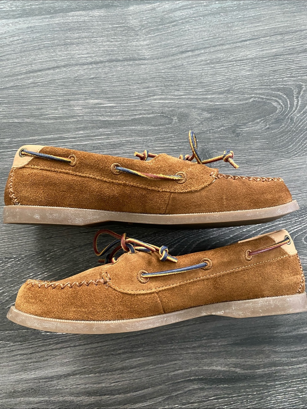 Sperry Women’s Tan Brown Suede Boat Shoes with Multicolor Laces - Picture 4 of 6